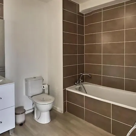 Confortable Pavillon Climatise A 500m De La